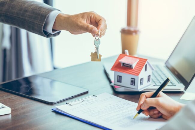 How Does a Conveyancer for a Buyer and a Seller Differ